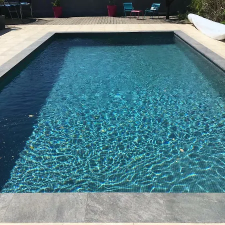 Studio Avec Piscine 아파트